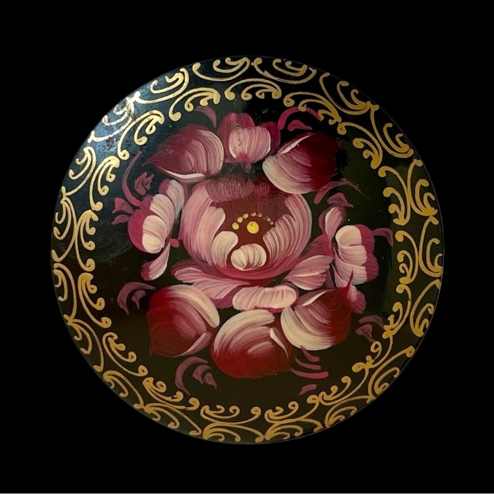 Vintage Signed Russian Floral Hand-Painted Wood Brooch - Picture 2 of 5